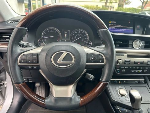 Used 2016 Lexus ES 350 w/ Premium Package w/Wood Trim image 14
