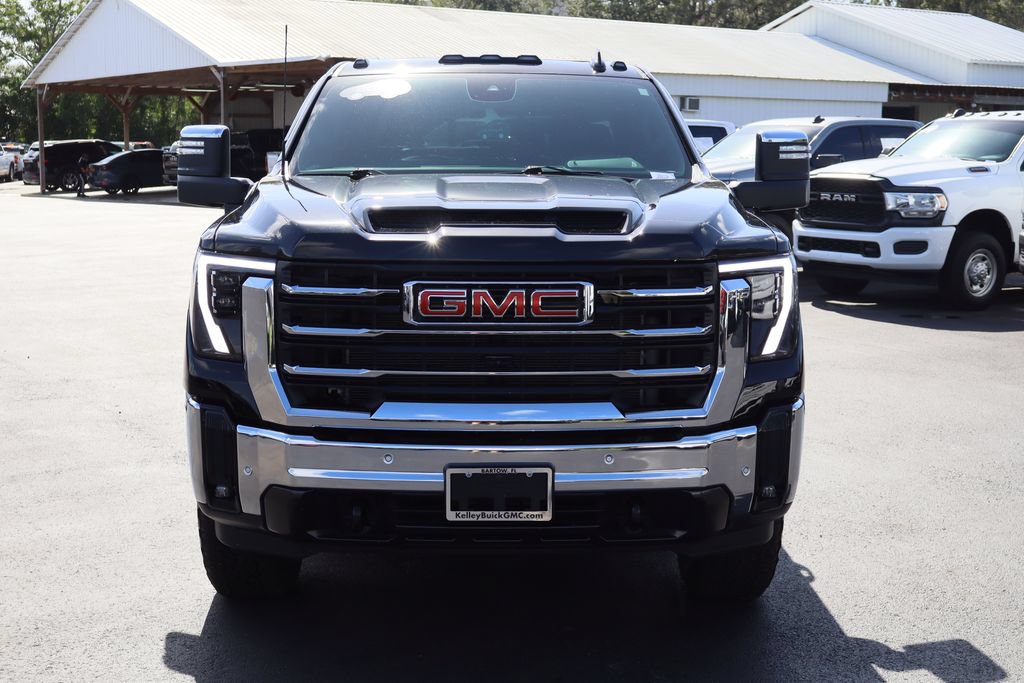 Certified 2025 GMC Sierra 3500 SLT w/ SLT Premium Package AWD/4WD image 4