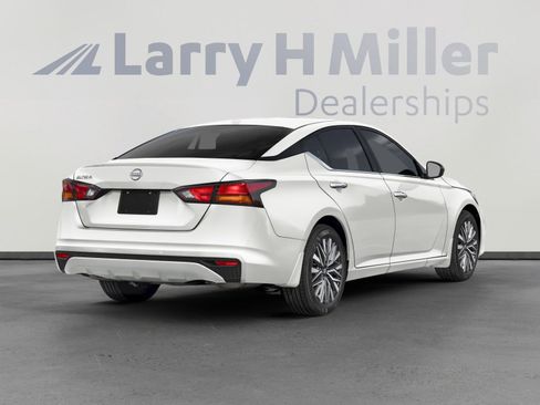 New 2026 Nissan Altima 2.5 SV image 2