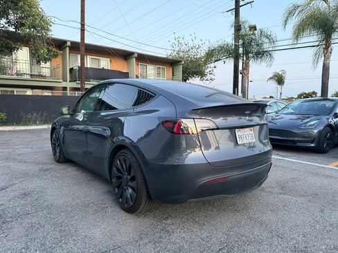 Used 2023 Tesla Model Y Performance AWD/4WD image 5