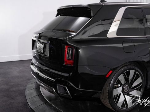Used 2025 Rolls-Royce Cullinan image 18