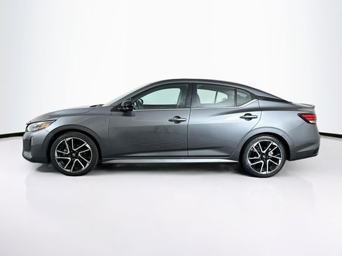 Used 2025 Nissan Sentra SR FWD image 4
