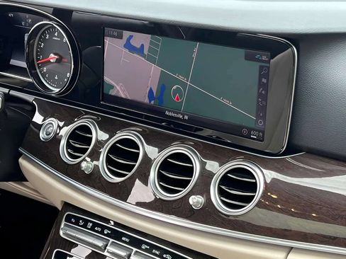 Used 2019 Mercedes-Benz E 300 image 32