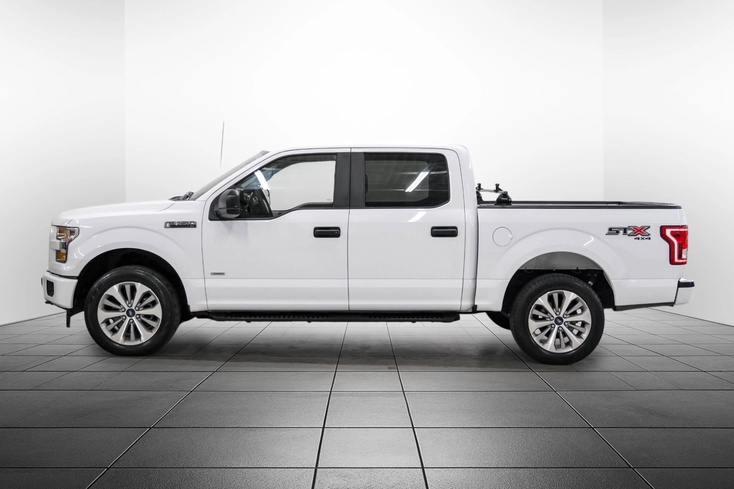 Used 2017 Ford F150 XL w/ Equipment Group 101A Mid AWD/4WD image 11