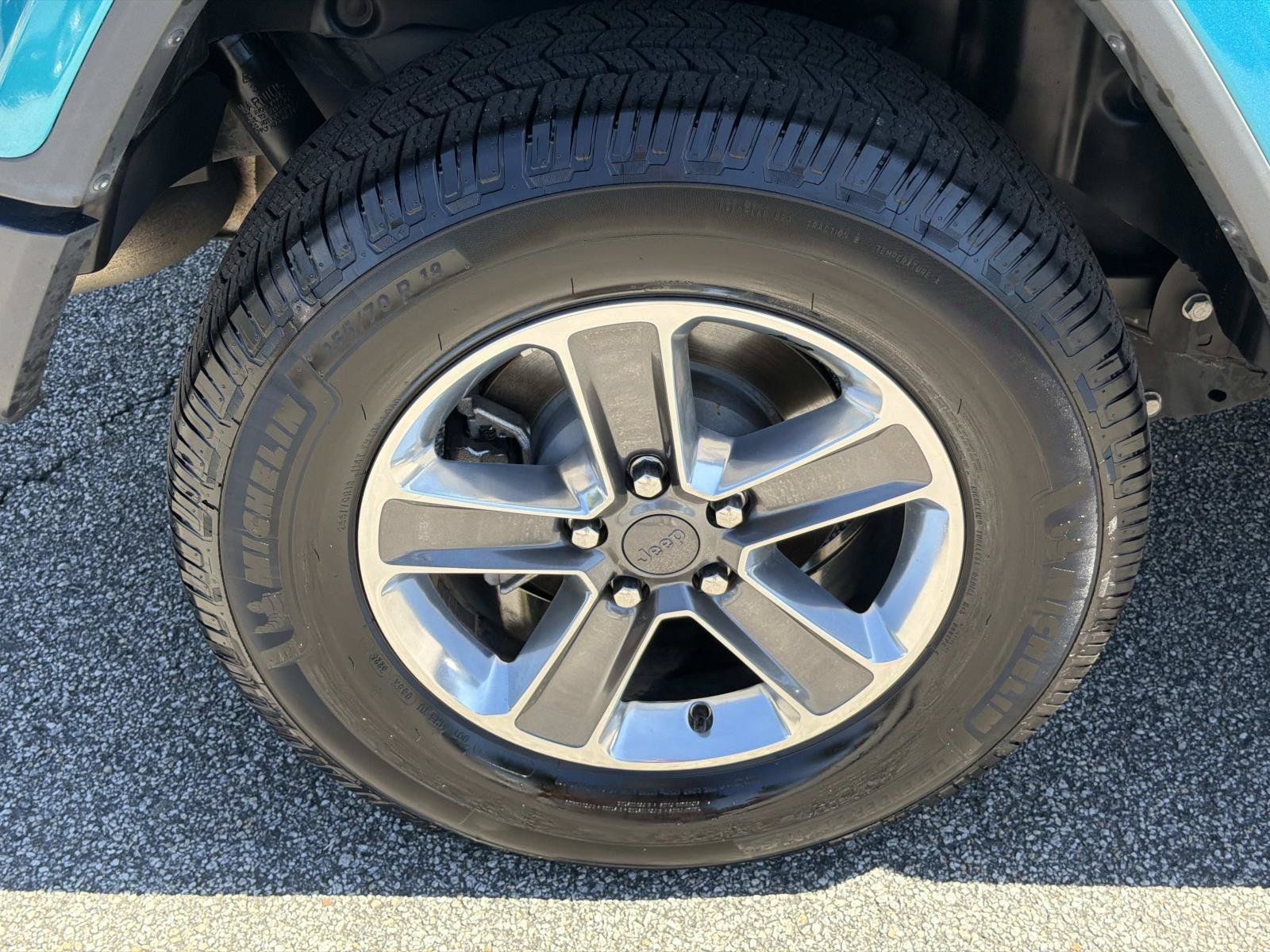 Used 2019 Jeep Wrangler Unlimited Sahara AWD/4WD image 18