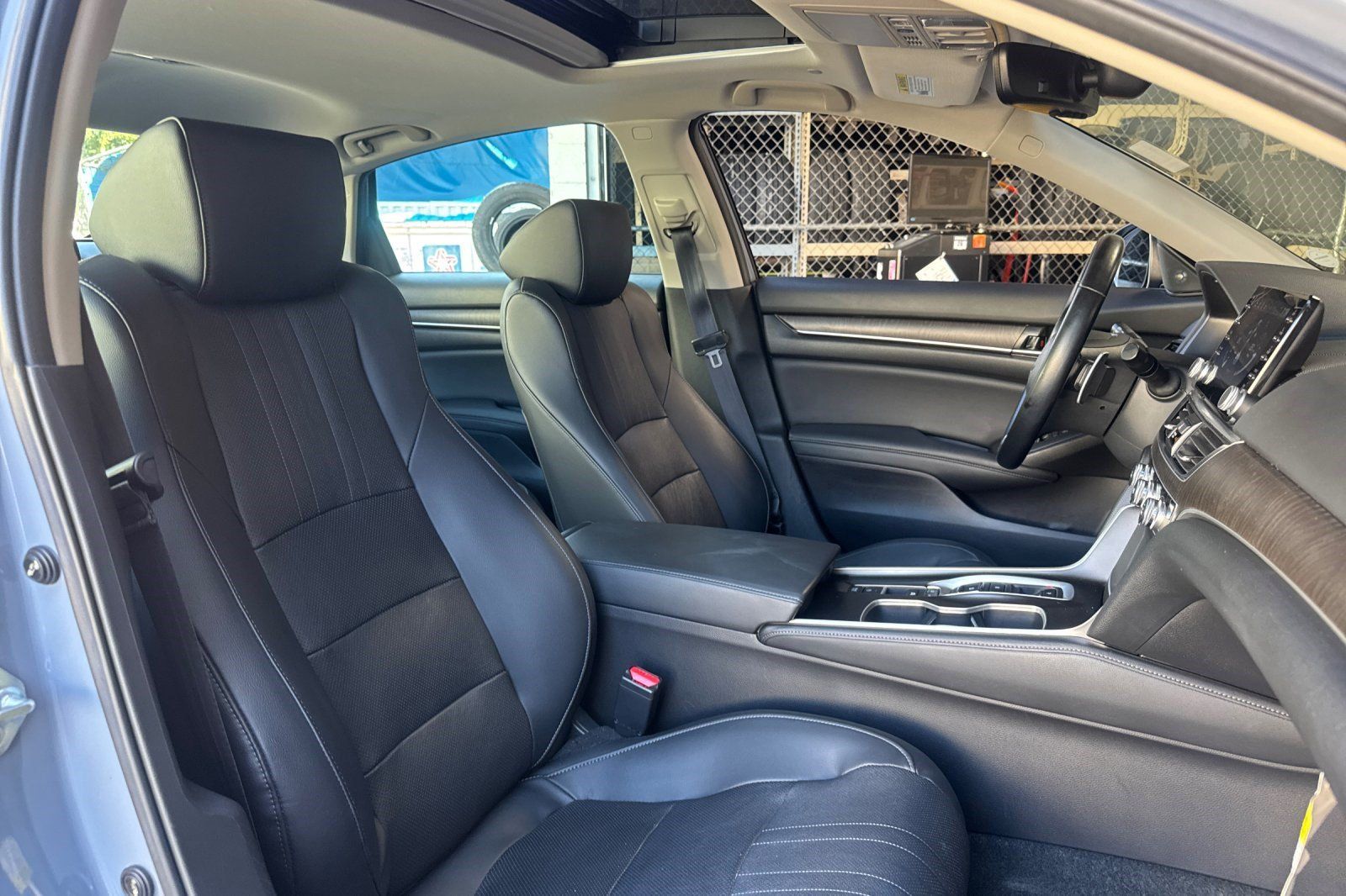 Used 2021 Honda Accord Touring image 25