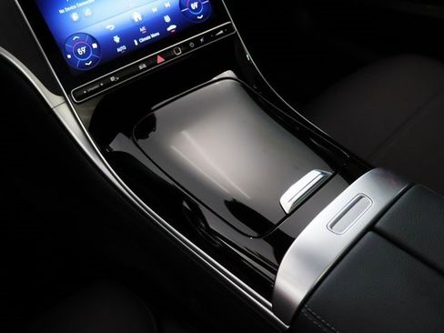 Certified 2025 Mercedes-Benz C 300 4MATIC Sedan image 27