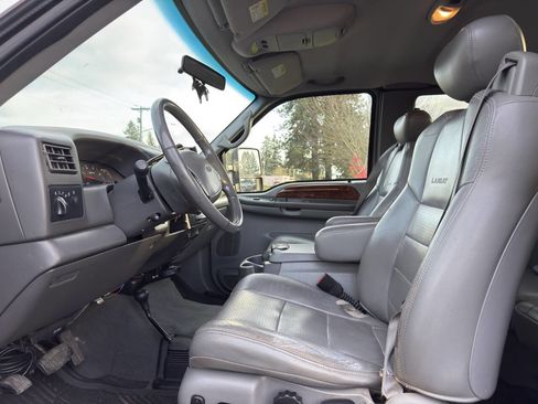 Used 2002 Ford F250 Lariat image 13