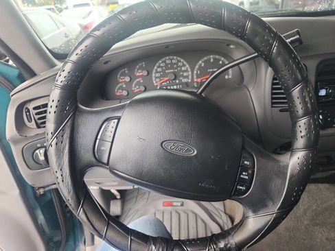 Used 1997 Ford F150 XLT image 13