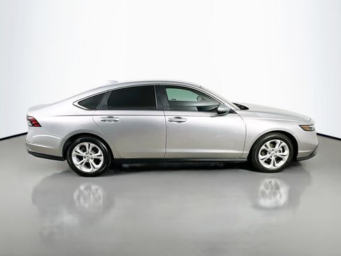 Used 2025 Honda Accord LX image 7