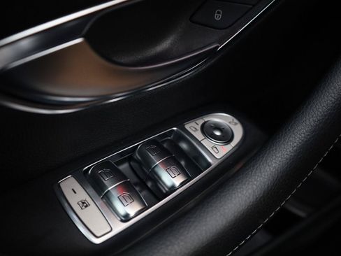 Used 2019 Mercedes-Benz E 300 image 38