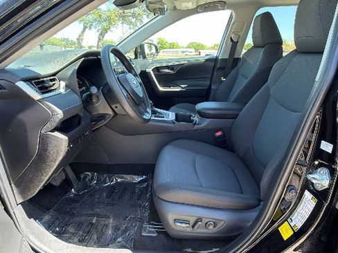 Certified 2024 Toyota RAV4 XLE w/ Convenience Package image 18