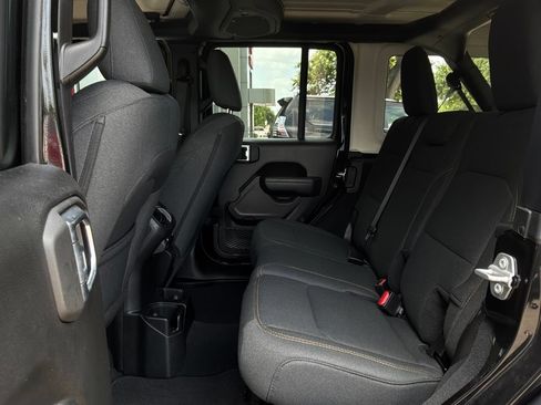 Used 2025 Jeep Wrangler Unlimited Sport AWD/4WD image 11