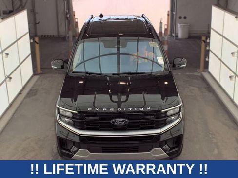 Used 2025 Ford Expedition Platinum AWD/4WD image 2