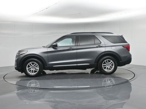 Used 2025 Ford Explorer Active w/ Active Comfort Package RWD image 33