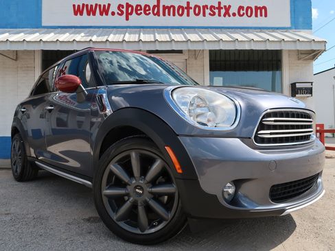 Used 2016 MINI Cooper Countryman FWD image 2