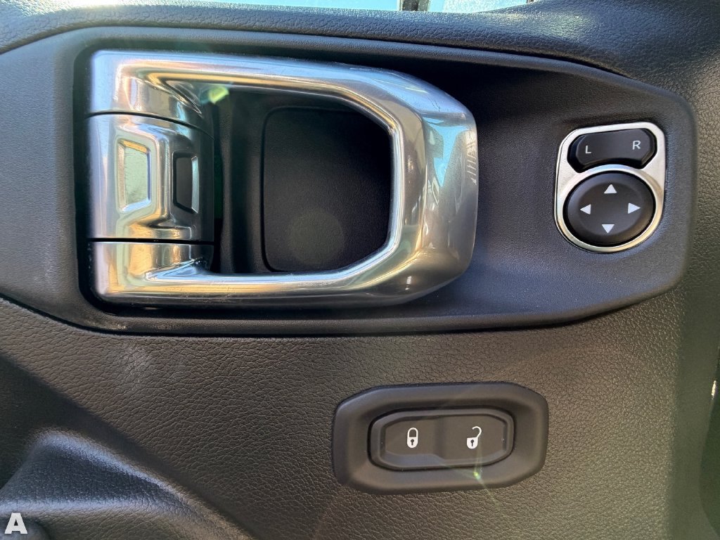 Used 2020 Jeep Compass Latitude FWD image 7