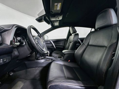 Used 2018 Toyota RAV4 SE w/ Power Extra Value Package FWD image 13