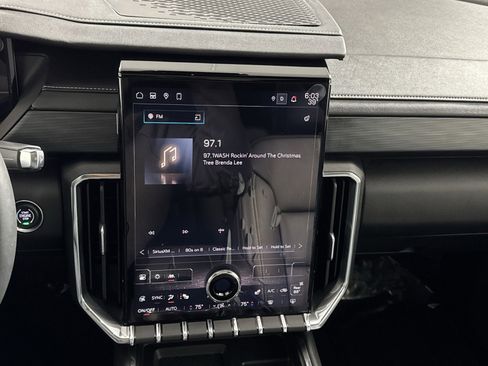 Used 2024 GMC Acadia Elevation w/ Black Edition image 18