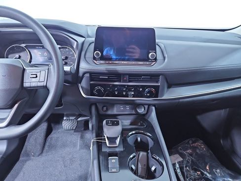 New 2026 Nissan Rogue S image 18