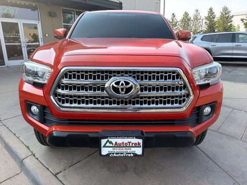 Used 2016 Toyota Tacoma TRD Off-Road w/ Premium & Technology Package AWD/4WD image 3