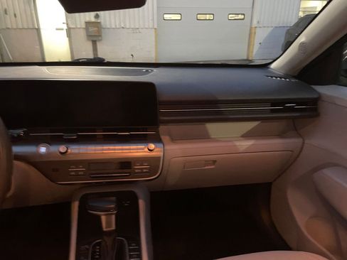 Used 2025 Hyundai Kona SEL image 35