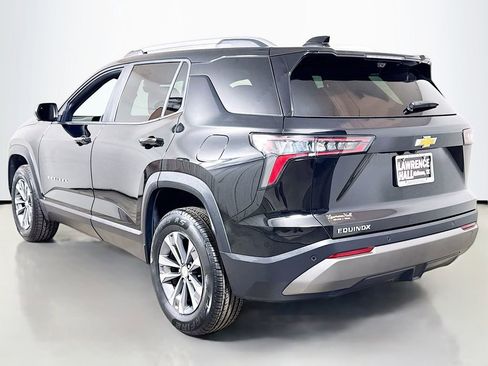 Used 2025 Chevrolet Equinox LT w/ Convenience Package II image 6