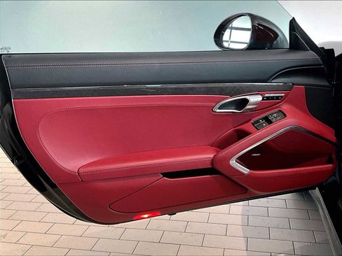 Used 2018 Porsche 911 Targa 4 GTS image 26