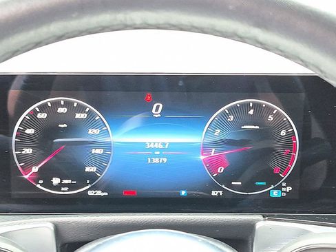 Used 2024 Mercedes-Benz GLB 250 4MATIC image 19