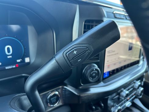 Used 2023 Ford F350 Lariat w/ Lariat Ultimate Package AWD/4WD image 29