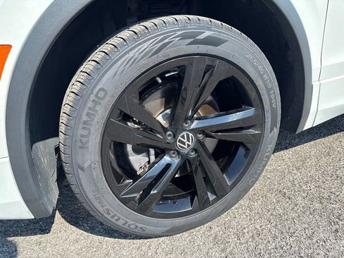 Certified 2023 Volkswagen Tiguan SE R-Line FWD image 12
