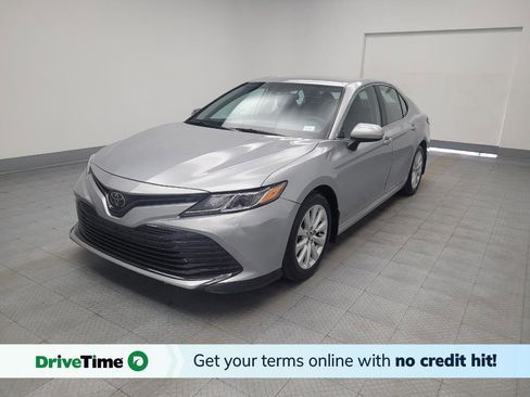 Used 2020 Toyota Camry LE image 1