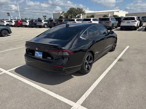 Used 2025 Honda Accord Sport image 5