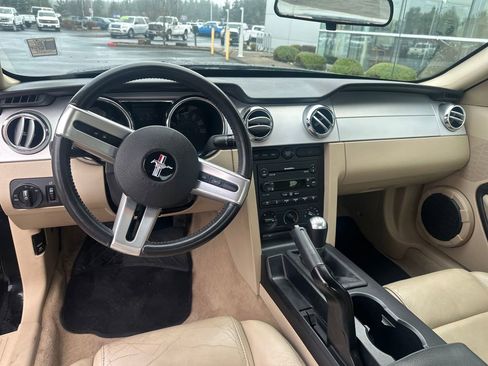 Used 2007 Ford Mustang Deluxe image 12
