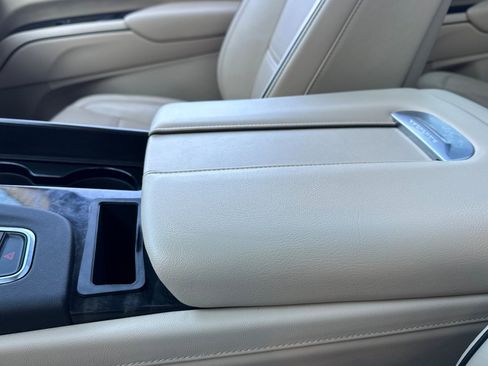 Certified 2024 Cadillac Escalade Premium Luxury image 31