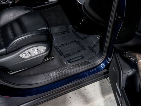 Used 2012 Porsche Cayenne Turbo image 26