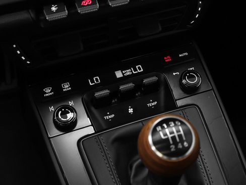 Certified 2026 Porsche 911 Carrera T RWD image 57