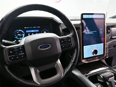 Used 2022 Ford F150 Lightning Lariat image 13