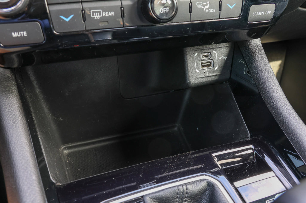 Used 2025 Jeep Compass Limited AWD/4WD image 23