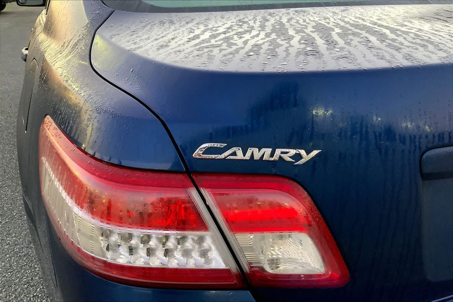 Used 2010 Toyota Camry LE FWD image 23