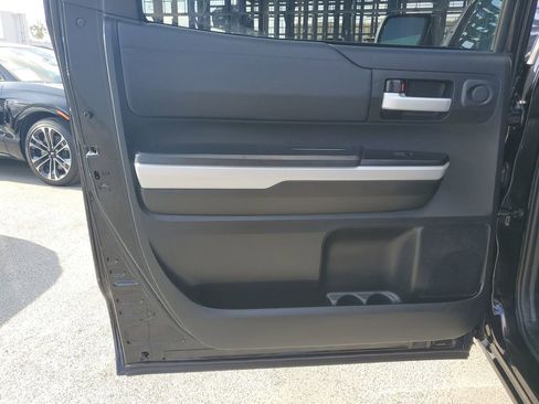 Used 2021 Toyota Tundra SR5 w/ Trail Edition image 15