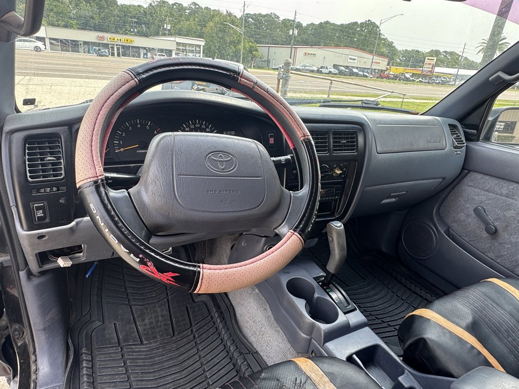 Used 2000 Toyota Tacoma PreRunner RWD image 7