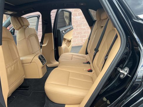 Used 2017 Porsche Macan S image 29