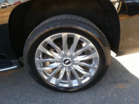 Used 2019 Cadillac Escalade ESV Luxury image 38