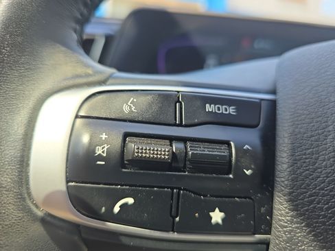 Used 2025 Kia Sportage EX FWD image 27