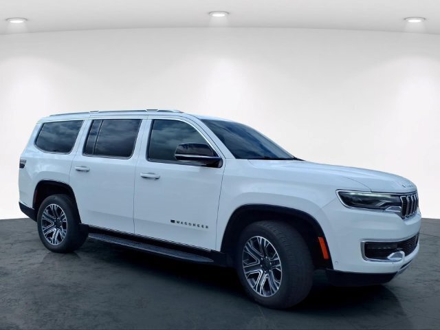 Used 2024 Jeep Wagoneer Series II w/ Flexible Seating Group RWD image 5