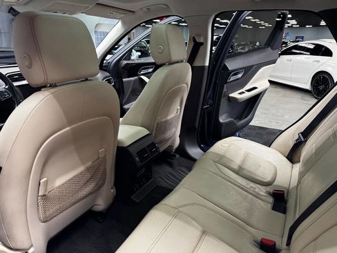 Used 2017 Jaguar F-PACE Prestige image 41