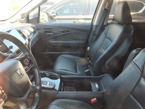 Used 2019 Honda Pilot Touring image 5