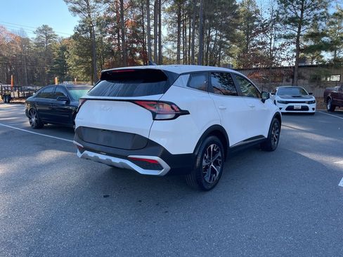 Certified 2024 Kia Sportage EX image 5