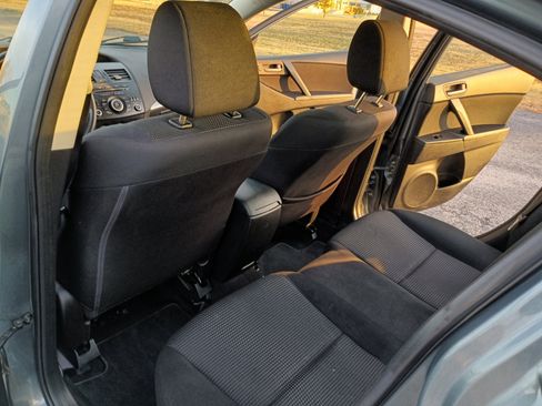Used 2013 MAZDA MAZDA3 i SV w/ Convenience Pkg image 10